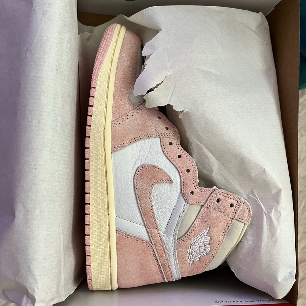 JORDAN 1s WASHED PINK